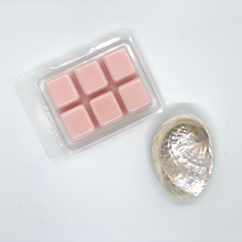 Load image into Gallery viewer, Champagne and Strawberries Wax Soy Melts
