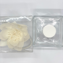 Load image into Gallery viewer, Water Lily Sola Flower Fragrance Diffuser
